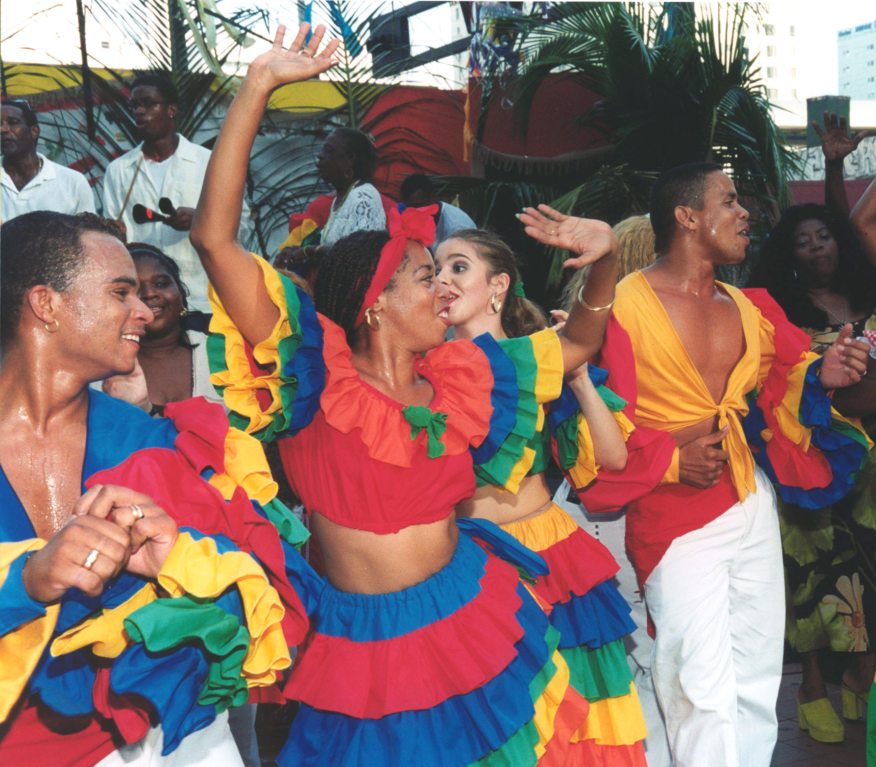 Photo of Neri Torres, Conga IFE-ILE